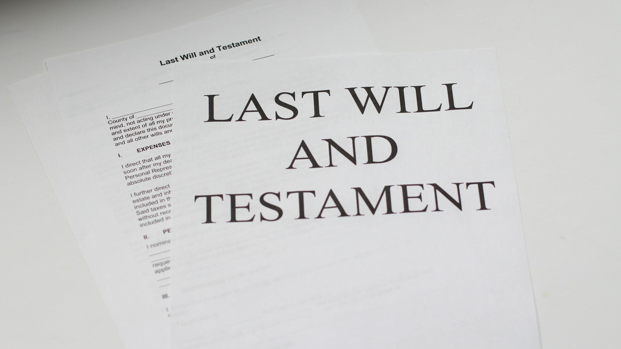 B.C. Estate Law Issues: Why a Lawyer is Better Than a Will Kit or a Notary